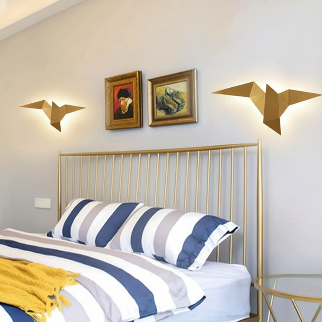 Applique murale oiseau dorée avec lumière blanc chaud