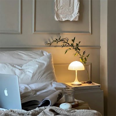 Lampe de chevet champignon blanche moment de travail douillet