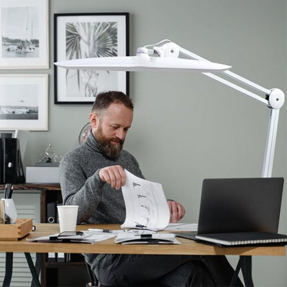 lampe de bureau LED homme lecture