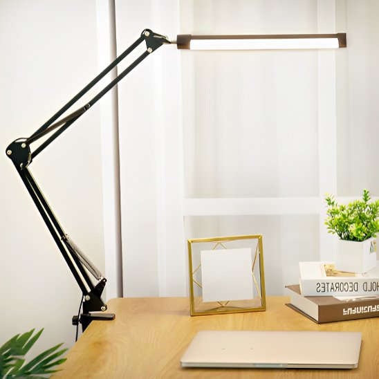 Lampe de bureau noire et or jour clarté