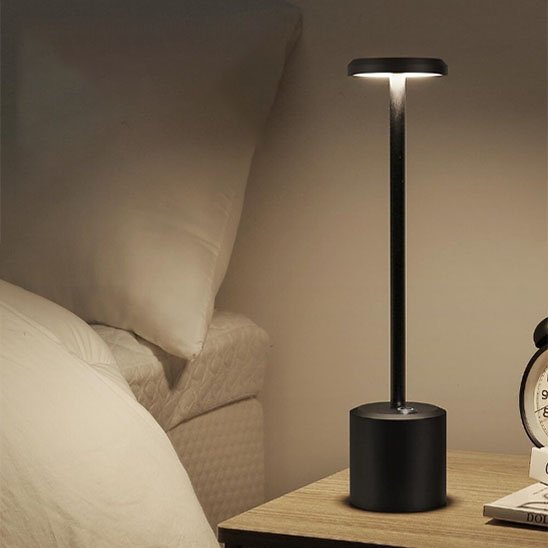 Lampe de chevet noire éclairage parfait lecture