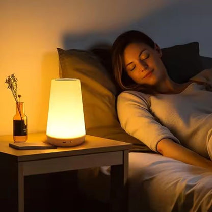Lampe de chevet tactile femme assoupie
